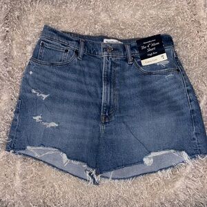 Abercrombie Curve love High Rise mom shorts